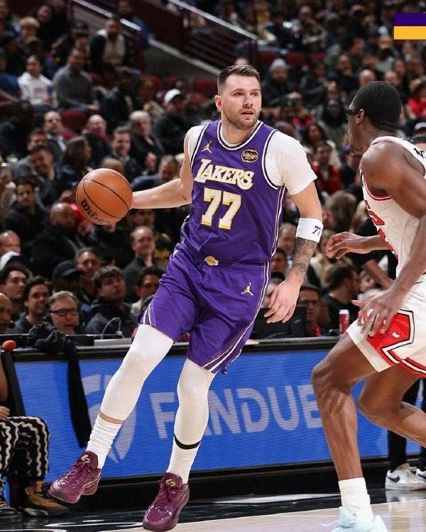 乐鱼体育平台-进攻大核，东契奇25中15爆砍46分7板11助，三分14中8罚球12中8